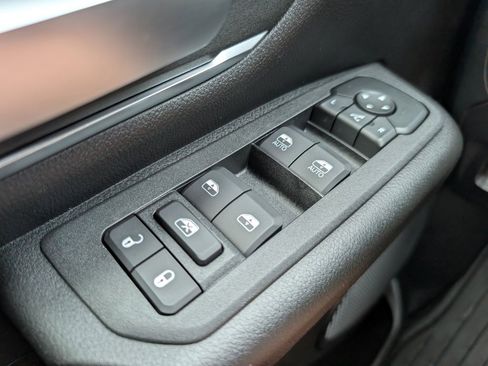 New 2026 RAM 1500 4x4 Crew Cab image 35