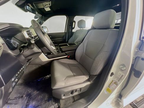 Used 2025 Toyota Tundra SR5 w/ SR5 Convenience Package AWD/4WD image 10