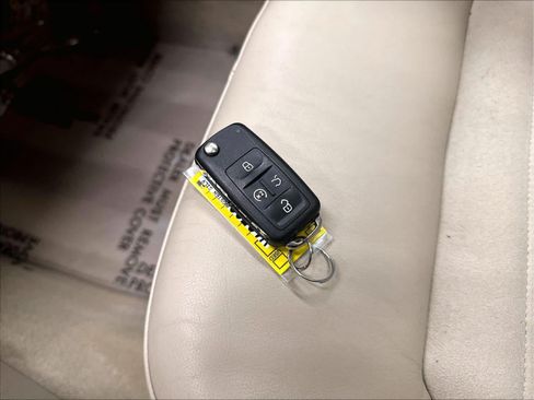 Used 2013 Volkswagen Passat 3.6 SEL Premium FWD image 37