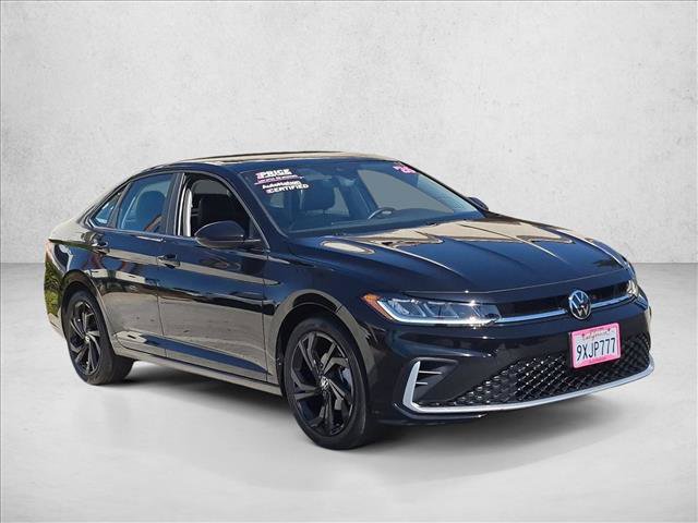 Certified 2026 Volkswagen Jetta SE FWD image 3