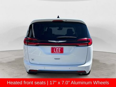 Used 2024 Chrysler Pacifica Touring-L FWD image 5