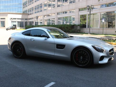 Used 2016 Mercedes-Benz AMG GT S image 2