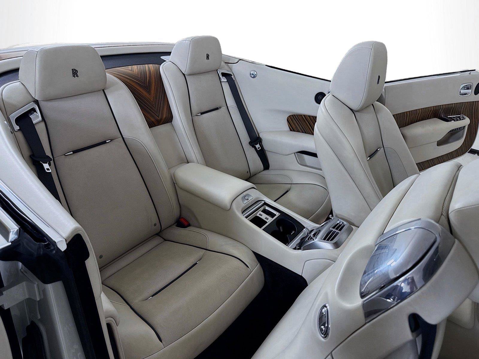 Used 2016 Rolls-Royce Dawn RWD image 31