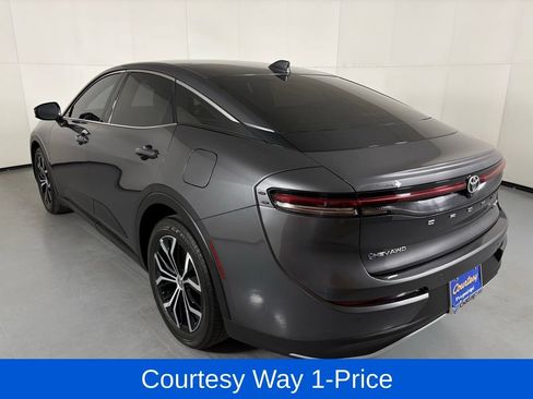 Used 2024 Toyota Crown AWD/4WD image 8