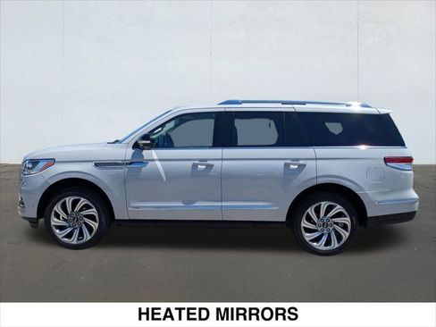 Certified 2023 Lincoln Navigator Reserve RWD image 2