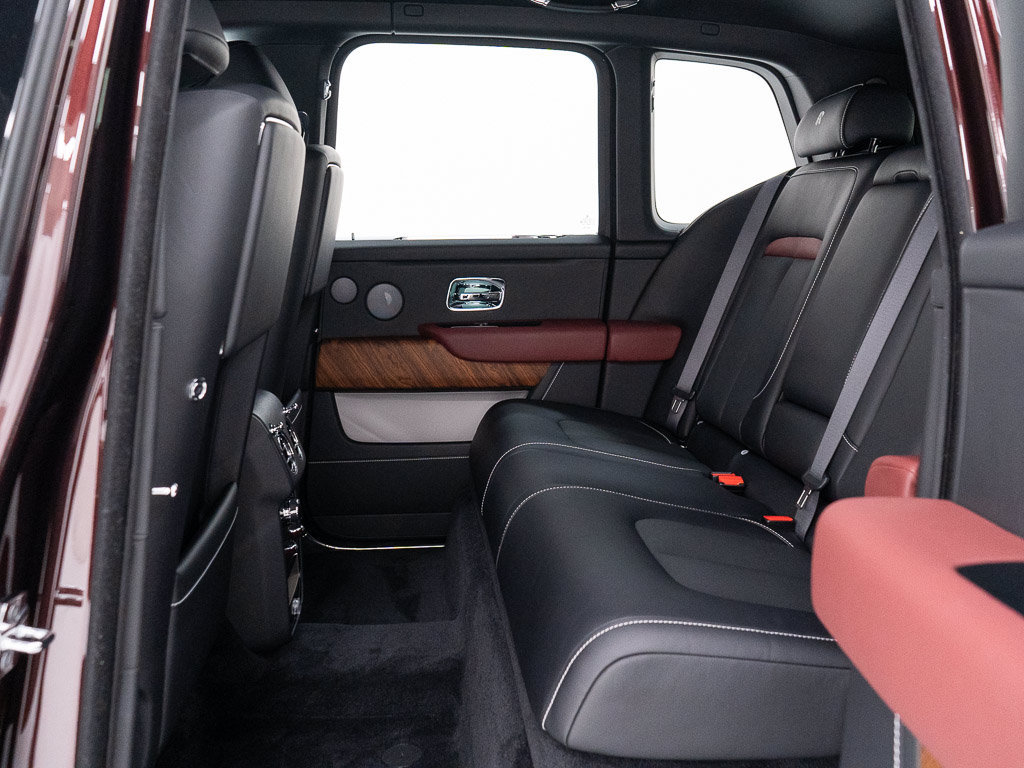 Certified 2023 Rolls-Royce Cullinan AWD/4WD image 25