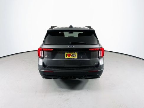 Used 2025 Ford Explorer ST-Line w/ ST-Line Street Pack AWD/4WD image 8