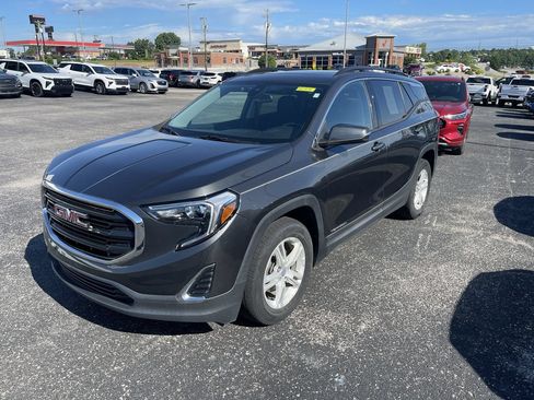 Used 2020 GMC Terrain SLE w/ Driver Convenience Package FWD image 1