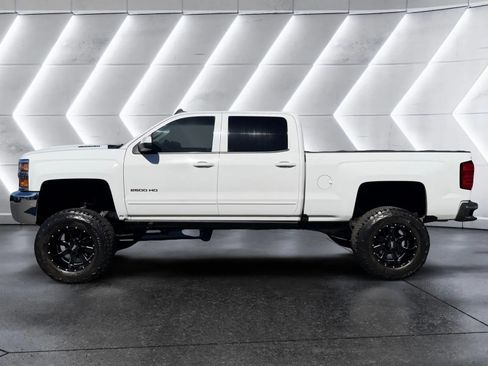 Used 2017 Chevrolet Silverado 2500 LT AWD/4WD image 2