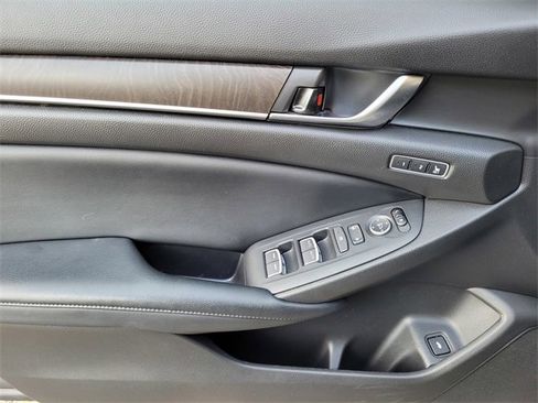 Used 2018 Honda Accord EX-L image 22