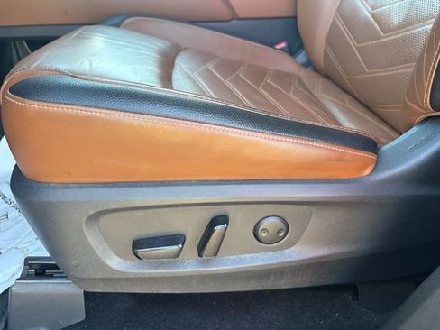 Used 2022 Nissan Pathfinder Platinum w/ Cargo Package image 10