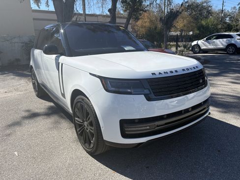 Used 2023 Land Rover Range Rover Long Wheelbase SE image 1