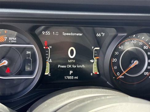 Used 2025 Jeep Wrangler Unlimited Rubicon AWD/4WD image 10