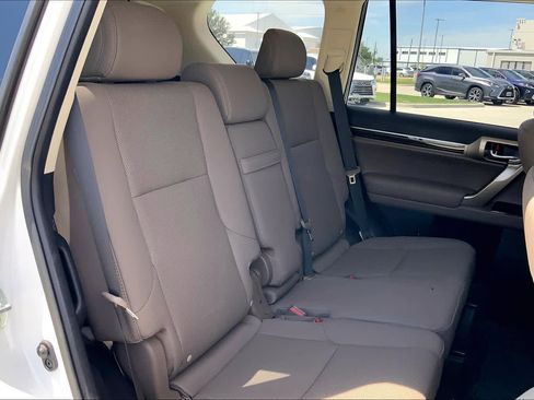 Used 2020 Lexus GX 460 Premium w/ Premium Package AWD/4WD image 20