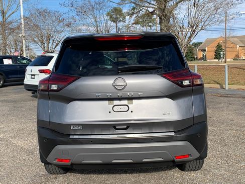 Used 2023 Nissan Rogue SV image 6