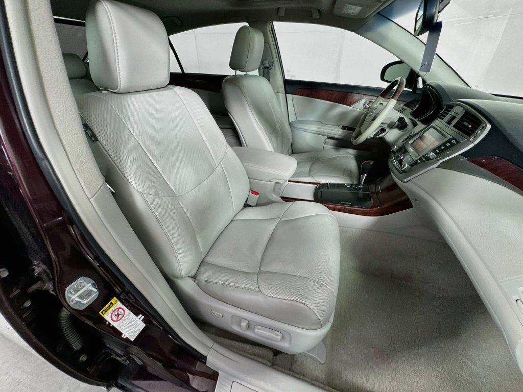 Used 2012 Toyota Avalon Limited FWD image 33