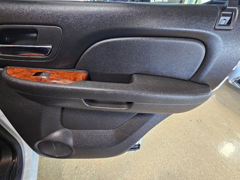 Used 2012 GMC Yukon SLT w/ SLT-2 Equipment Package image 14