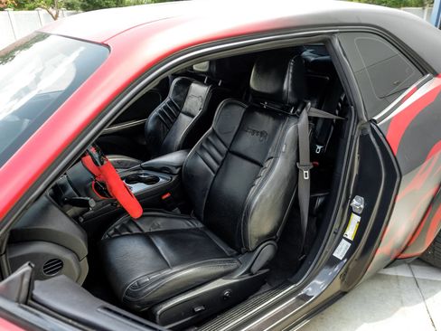 Used 2016 Dodge Challenger SRT Hellcat RWD image 40