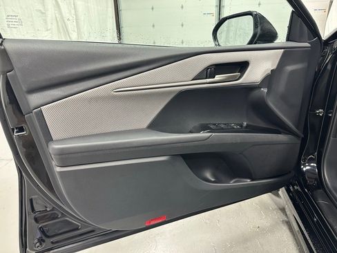 Used 2025 Toyota Camry SE image 8