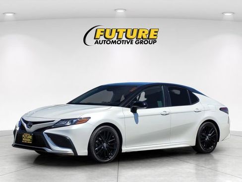 Used 2023 Toyota Camry XSE FWD image 5