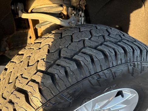 Used 2021 Chevrolet Silverado 1500 LT w/ Convenience Package II image 32