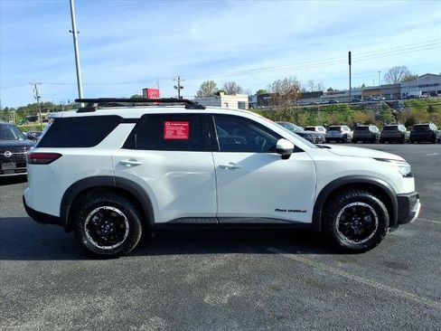 Certified 2025 Nissan Pathfinder Rock Creek AWD/4WD image 5