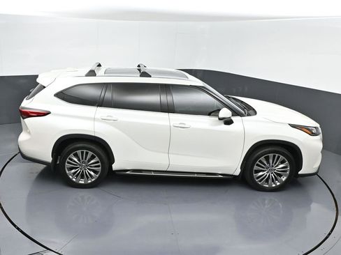 Certified 2021 Toyota Highlander Platinum image 45