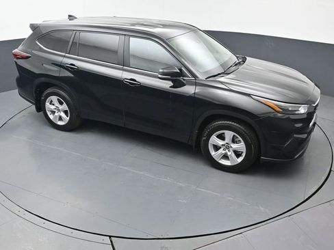 Certified 2025 Toyota Highlander LE image 47