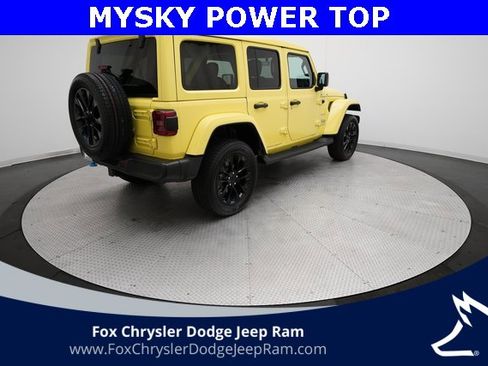 Used 2023 Jeep Wrangler Unlimited Sahara w/ Cold Weather Group image 35