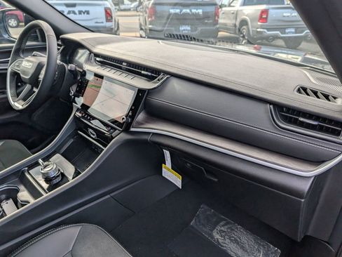 New 2026 Jeep Grand Cherokee Laredo image 30