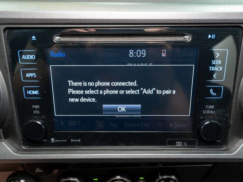 Used 2018 Toyota Tacoma TRD Off-Road image 19