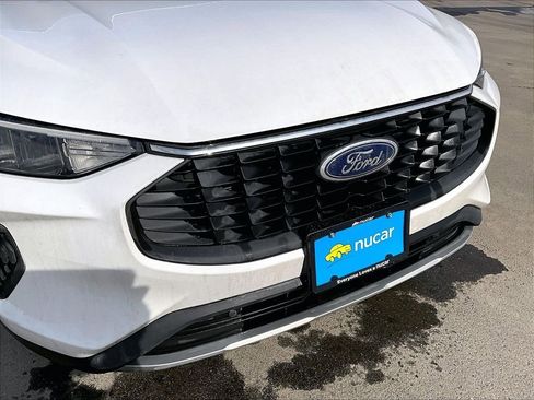 Used 2025 Ford Escape Active image 29