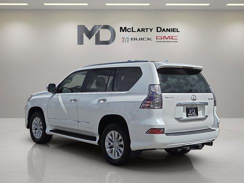 Used 2016 Lexus GX 460 w/ Premium Package image 4