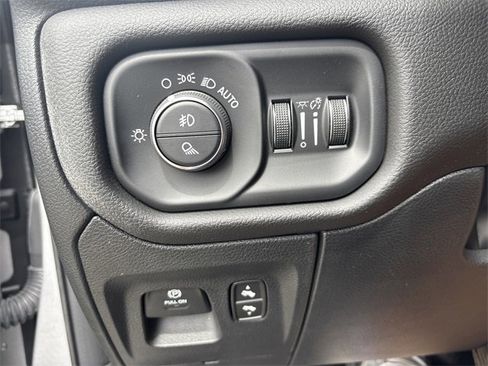 Used 2025 RAM 1500 Big Horn image 32