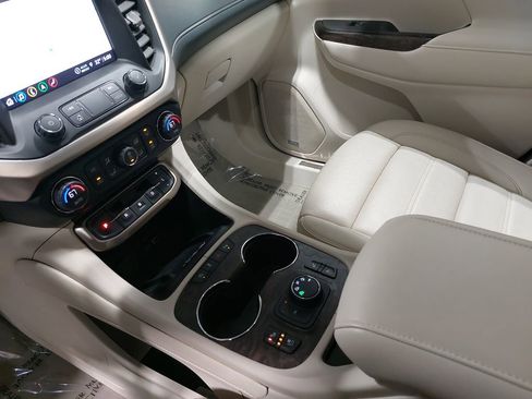 Used 2022 GMC Acadia Denali w/ Denali Ultimate Package image 28