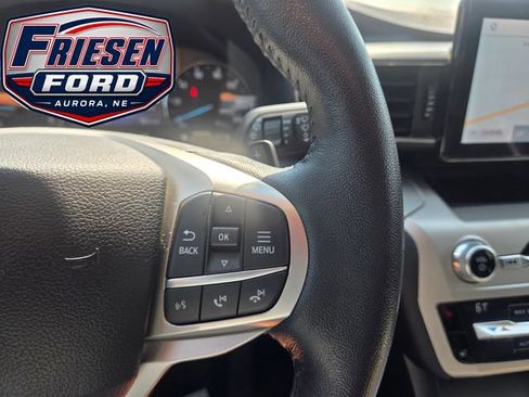 Used 2021 Ford Explorer XLT w/ Equipment Group 202A AWD/4WD image 16