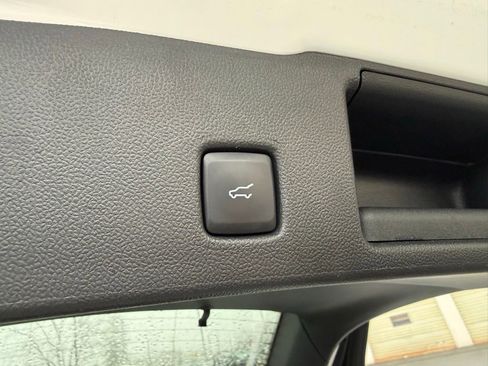 Used 2023 Ford Escape ST-Line Elite image 32