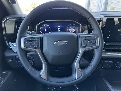 Used 2025 Chevrolet Silverado 1500 LT Trail Boss w/ Convenience Package II image 11