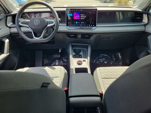 Used 2025 Volkswagen Tiguan S w/ 18" Wheel Package FWD image 11