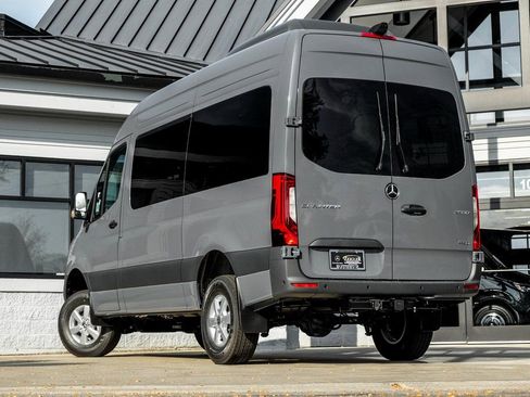 Used 2025 Mercedes-Benz Sprinter 2500 image 2