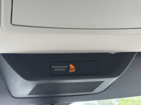 Used 2022 Nissan Pathfinder SL w/ Cargo Package AWD/4WD image 22