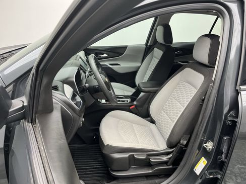 Used 2018 Chevrolet Equinox LS image 8