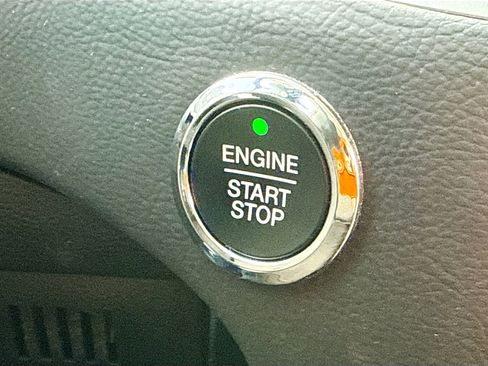 Certified 2024 Ford Edge SEL w/ Convenience Package image 9