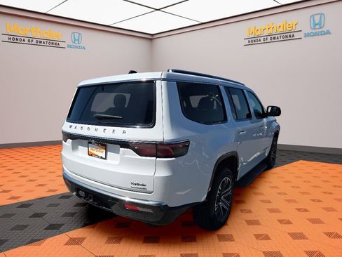 Used 2024 Jeep Wagoneer Series II w/ Flexible Seating Group AWD/4WD image 5
