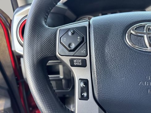 Used 2017 Toyota Tacoma SR5 image 25