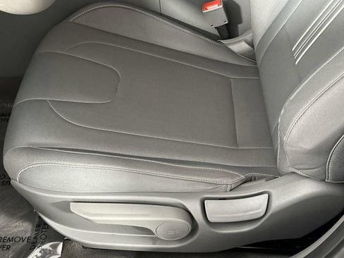 Used 2022 Hyundai Elantra SEL FWD image 12