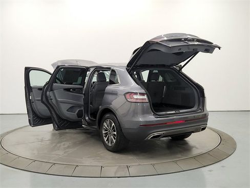 Used 2021 Lincoln Nautilus Reserve image 13