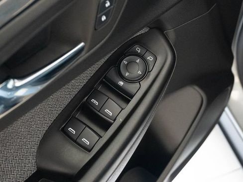 Used 2023 Chevrolet TrailBlazer LT w/ Convenience Package FWD image 14