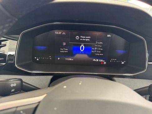 Used 2025 Volkswagen Jetta SE image 40