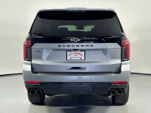 Used 2025 Chevrolet Suburban Z71 AWD/4WD image 6